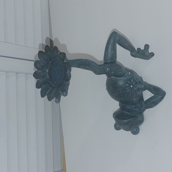 Froggy leg up tealight candle holder - Picture 4 of 4